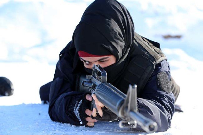Afgan kadın polisler zorlu kış koşullarında mesleğe hazırlanıyor 36