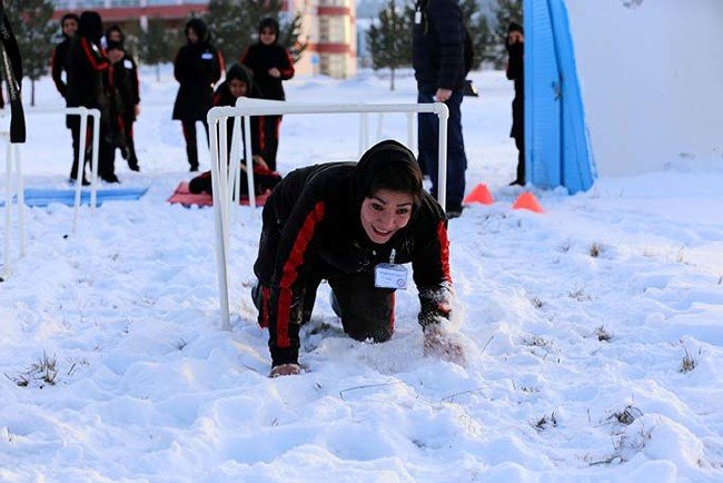 Afgan kadın polisler zorlu kış koşullarında mesleğe hazırlanıyor 42