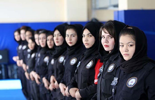 Afgan kadın polisler zorlu kış koşullarında mesleğe hazırlanıyor 5