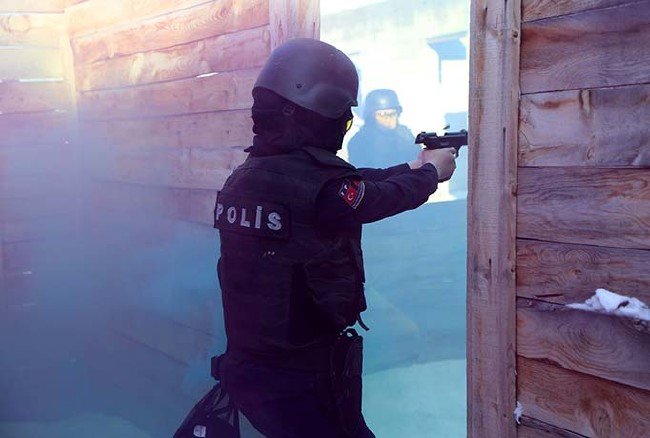 Afgan kadın polisler zorlu kış koşullarında mesleğe hazırlanıyor 8