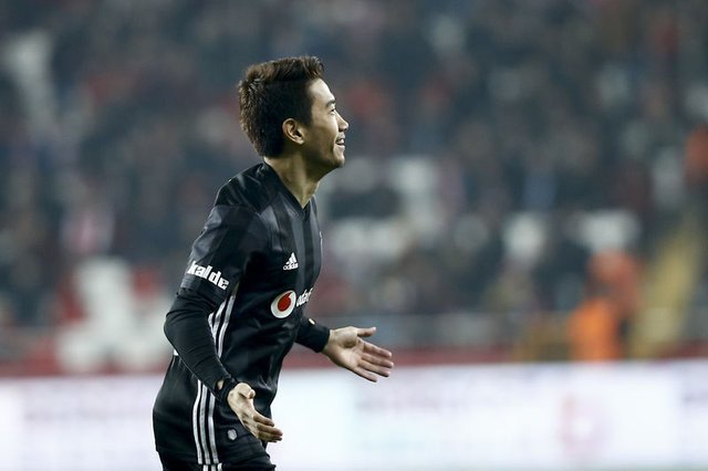 Sosyal medya Kagawa ile yıkıldı 26