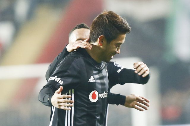 Sosyal medya Kagawa ile yıkıldı 6