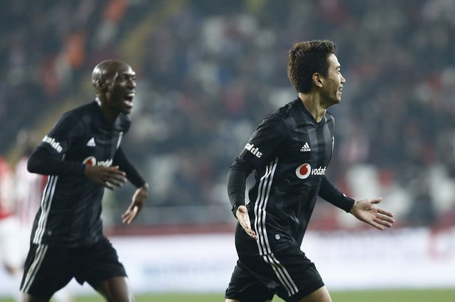Sosyal medya Kagawa ile yıkıldı 8