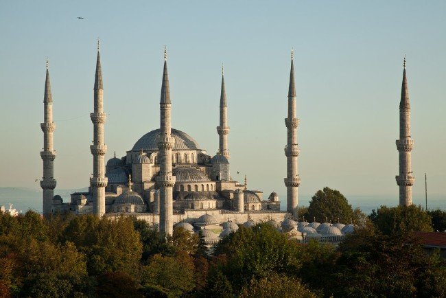 Sultan Ahmet Camii'nin neden 6 minaresi var? 6