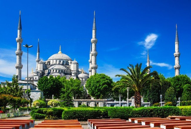 Sultan Ahmet Camii'nin neden 6 minaresi var? 7