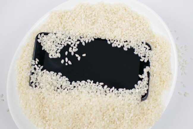 Suya düşen telefon nasıl kurtarılır? 9