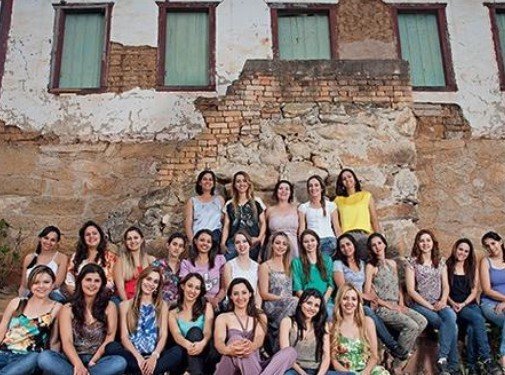 Sadece kadınların yaşadığı ilginç kasaba 1