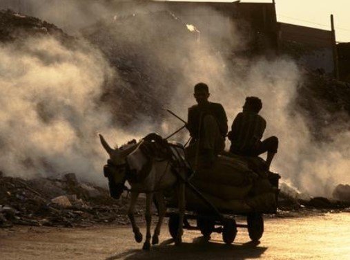 Sadece kadınların yaşadığı ilginç kasaba 17