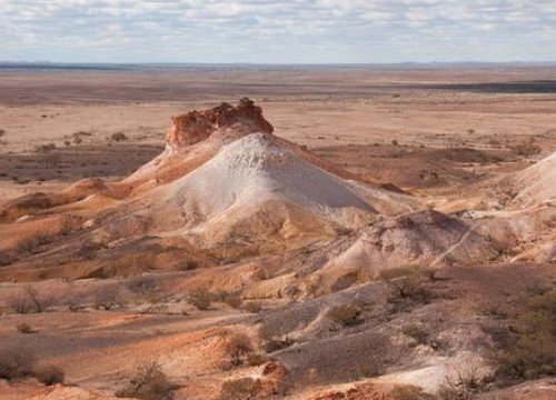 Sadece kadınların yaşadığı ilginç kasaba 23