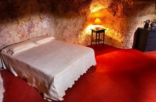 Sadece kadınların yaşadığı ilginç kasaba 24