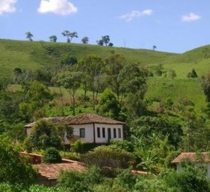 Sadece kadınların yaşadığı ilginç kasaba 8