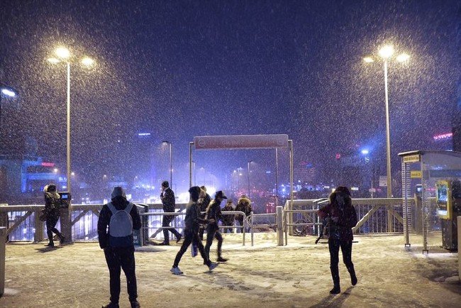 İstanbul beyaza büründü, Vali Yerlikaya uyardı! 1
