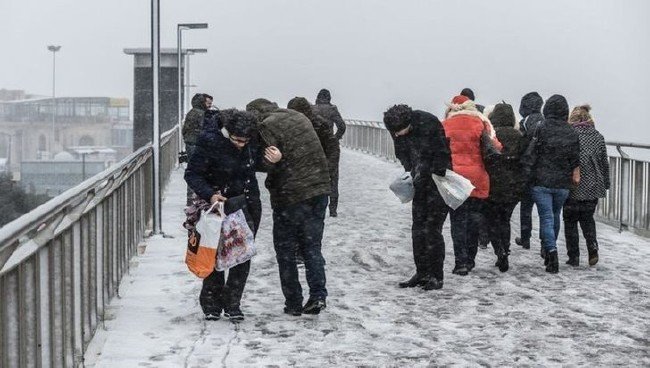 İstanbul beyaza büründü, Vali Yerlikaya uyardı! 3