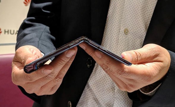 Huawei katlanabilir akıllı telefonu Mate X’i tanıttı 20