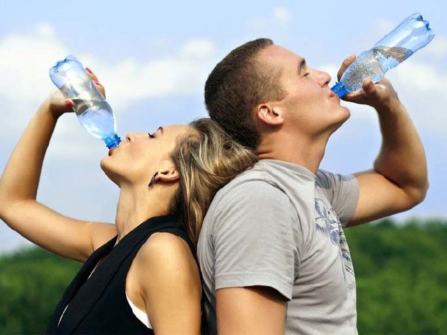 Şişeden su içmenin zararları 1