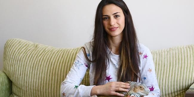 10 yıldır evinde onunla yaşıyor 2