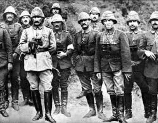 Ünlü isimlerden 18 Mart Çanakkale Zaferi mesajları 8