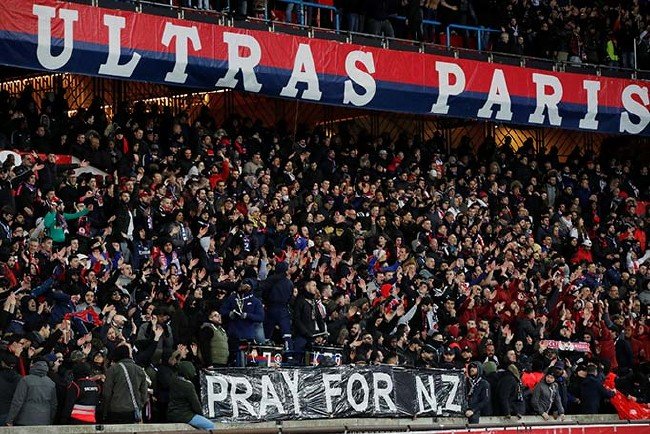 Yeni Zelanda'da acı paylaşılıyor 57