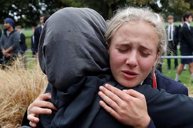 Yeni Zelanda'da acı paylaşılıyor 2