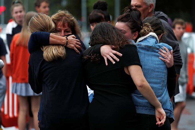 Yeni Zelanda'da acı paylaşılıyor 12