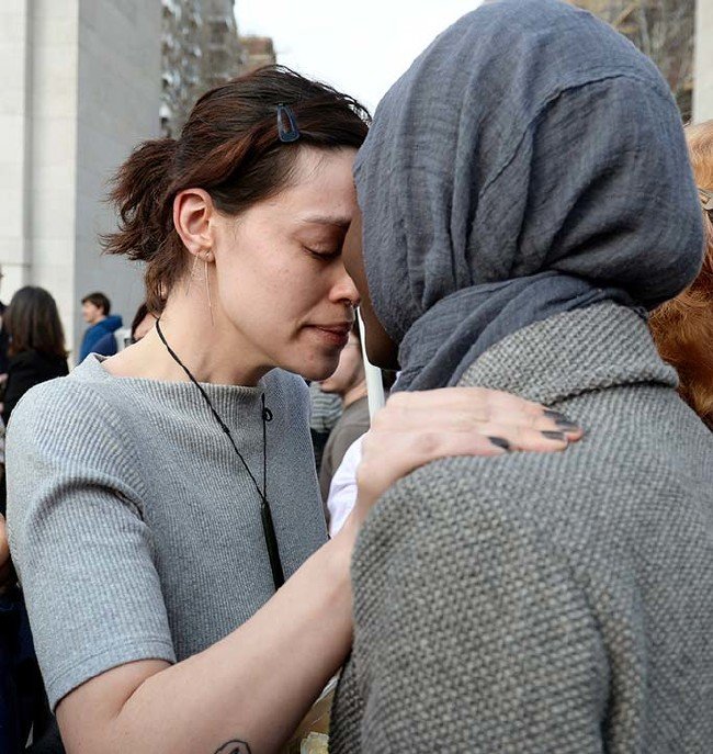 Yeni Zelanda'da acı paylaşılıyor 48