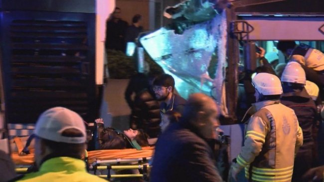 Şişli'de halk otobüsü kaza yaptı, yaralılar var 1