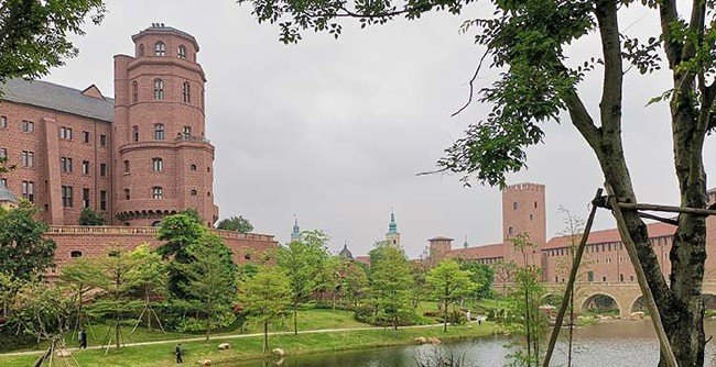 28,5 saniyede bir telefon üretiyor 10