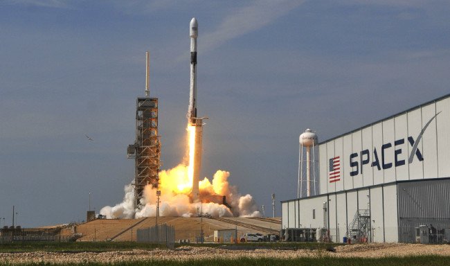 SpaceX’in roketi güvenlik testinde patladı 4
