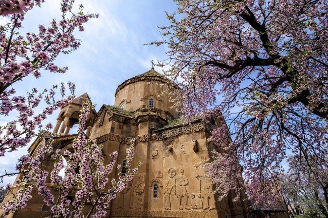 Akdamar Adası'nda ilkbahar güzelliği 13