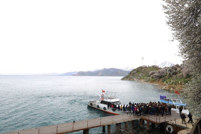 Akdamar Adası'nda ilkbahar güzelliği 25