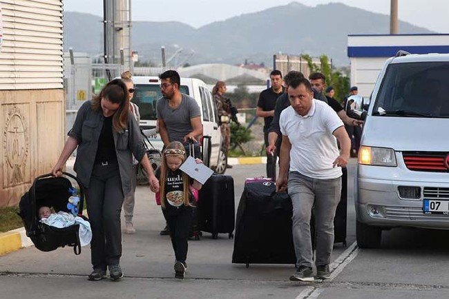Yürek burkan görüntü! Eşi gözyaşları içinde ayrıldı 8