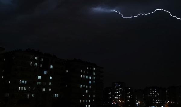 Diyarbakır'da şimşekli gece 5