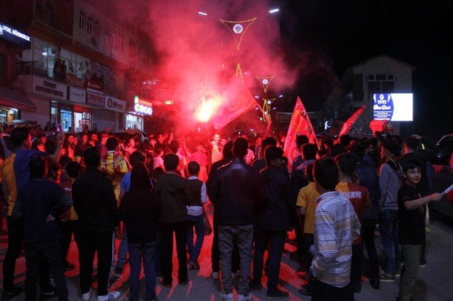 Taksim'de 'Sarı-Kırmızı' bayram 28