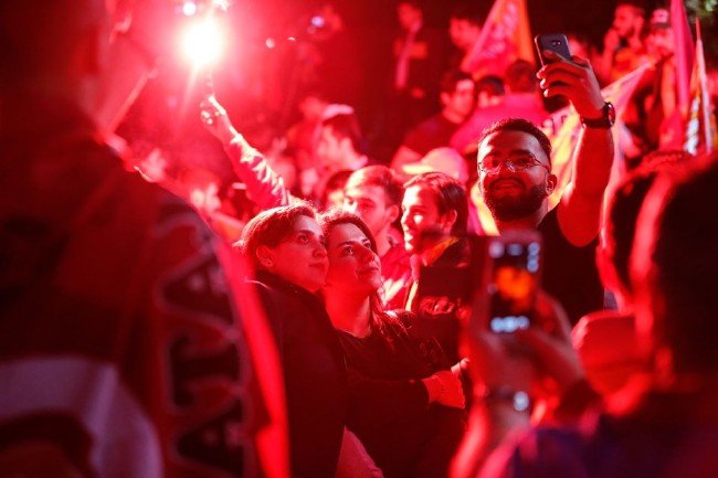 Taksim'de 'Sarı-Kırmızı' bayram 14