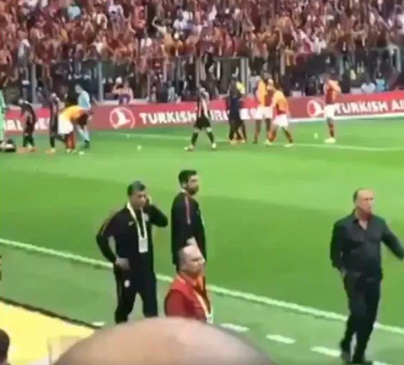 Fatih Terim'den Robinho'ya yumruklu tepki 1