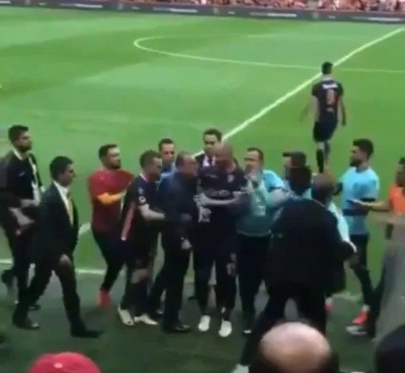 Fatih Terim'den Robinho'ya yumruklu tepki 10