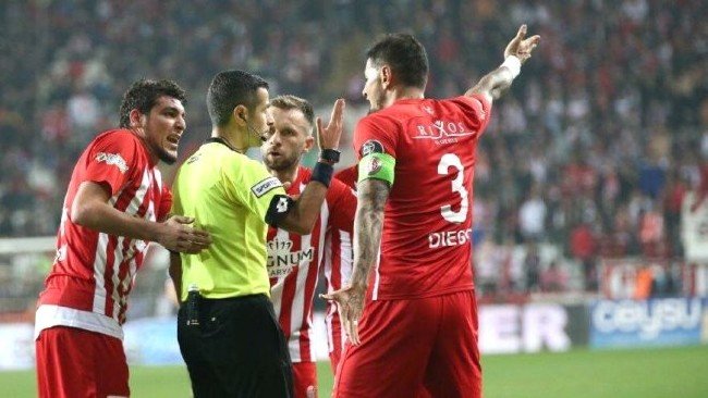 Süper Lig'in kaderini etkileyen 'VAR' kararları 17