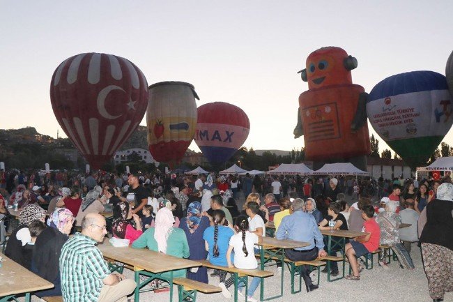 Kapadokya Balon Festivali'ne görkemli açılış 9