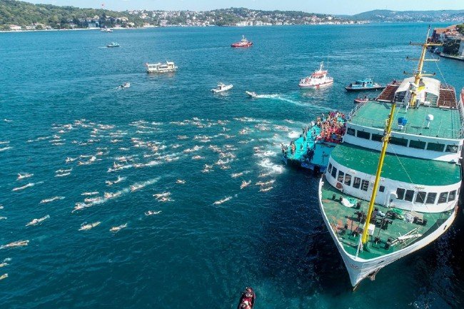 2 bin 400 kişi İstanbul Boğazı'nda yarıştı 10