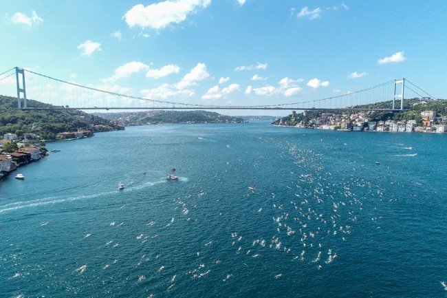 2 bin 400 kişi İstanbul Boğazı'nda yarıştı 11
