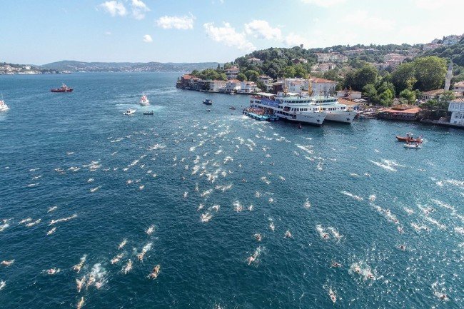 2 bin 400 kişi İstanbul Boğazı'nda yarıştı 5