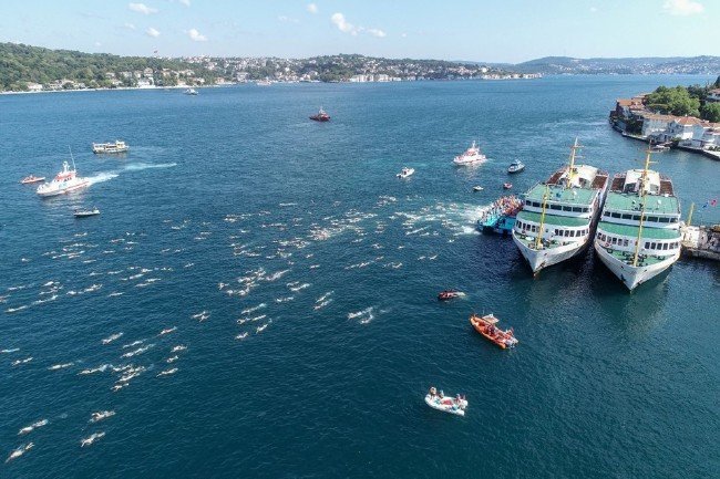 2 bin 400 kişi İstanbul Boğazı'nda yarıştı 7