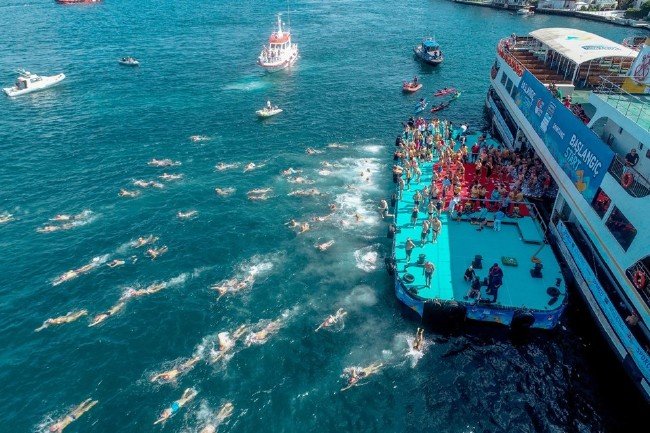 2 bin 400 kişi İstanbul Boğazı'nda yarıştı 9