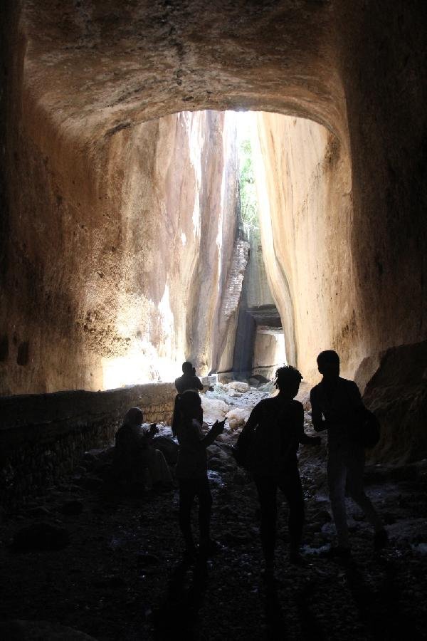 Titus Tüneli’ne ziyaretçi akını 12