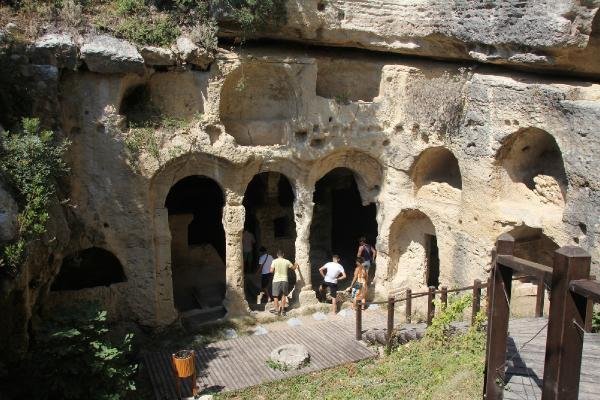 Titus Tüneli’ne ziyaretçi akını 16