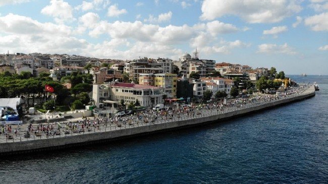 2 bin İstanbullu Üsküdar'da koştu 1