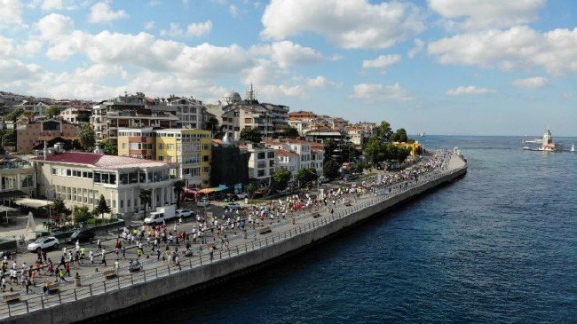 2 bin İstanbullu Üsküdar'da koştu 3