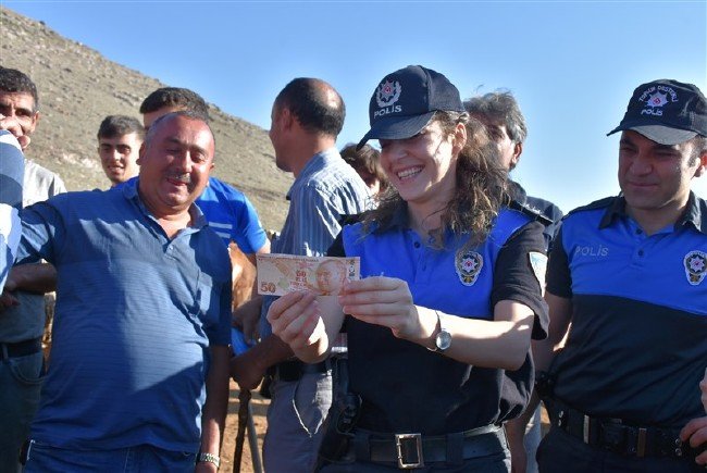 Polisten uygulamalı 'sahte para' uyarısı 12