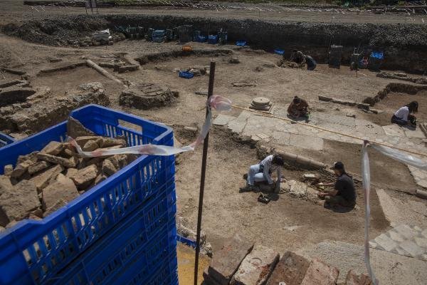 Kadıköy'deki kazılarda bulundu! 13
