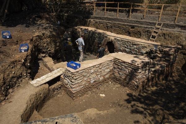 Kadıköy'deki kazılarda bulundu! 17